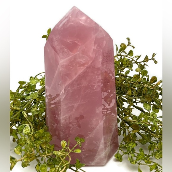 Rose Quartz Tower Point Healing Stone Crystal - Picture 11 of 11